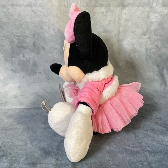 Disney Store Exclusive Minnie Mouse Winter Ice Skating Plush Toy 2011 Retired - Picture 2 of 9
